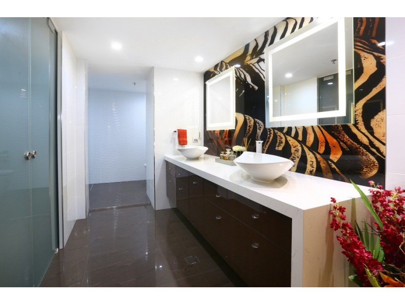 109/17 Bayview Street, Runaway Bay QLD 4216