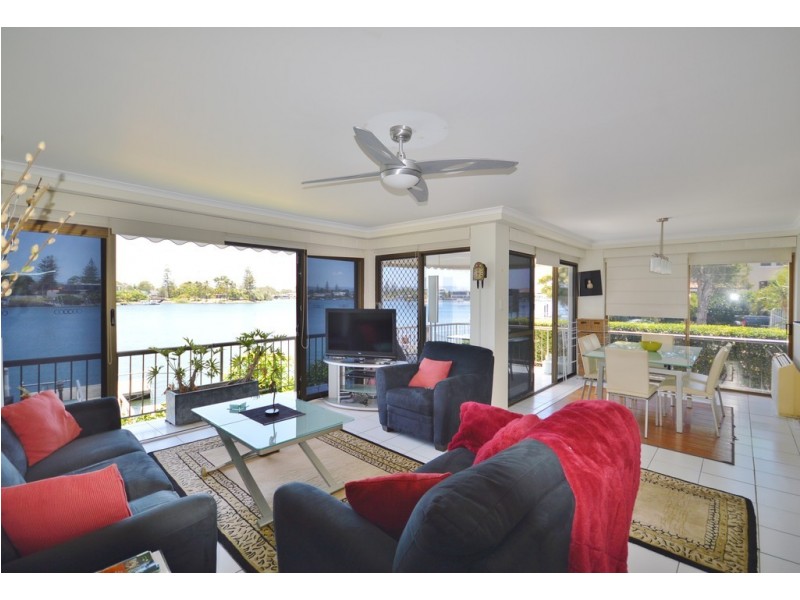 4/1 Point Bennelong – 1 Peninsular Drive, Surfers Paradise QLD 4217