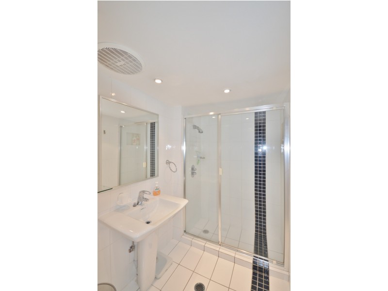 4/1 Point Bennelong – 1 Peninsular Drive, Surfers Paradise QLD 4217