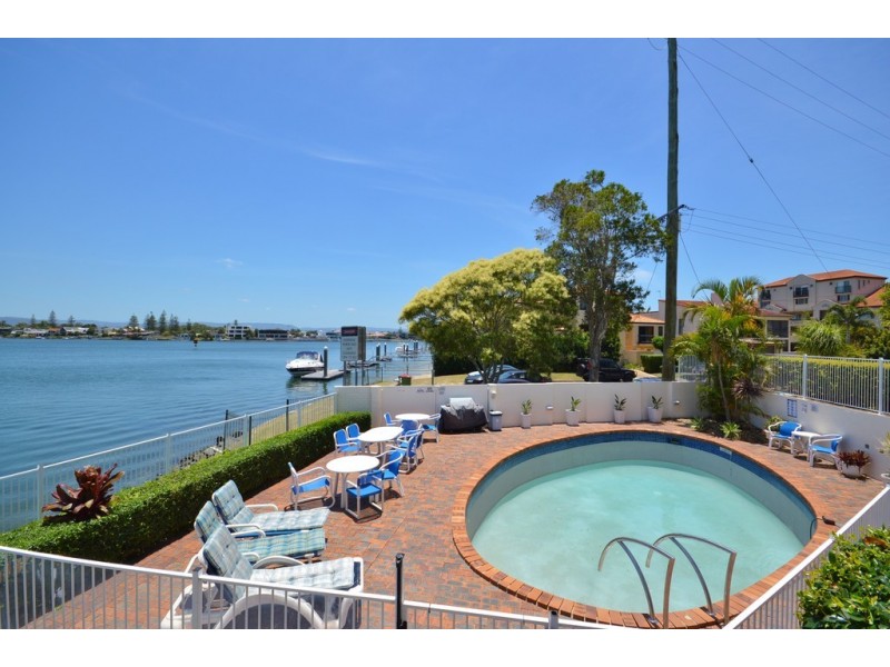 4/1 Point Bennelong – 1 Peninsular Drive, Surfers Paradise QLD 4217