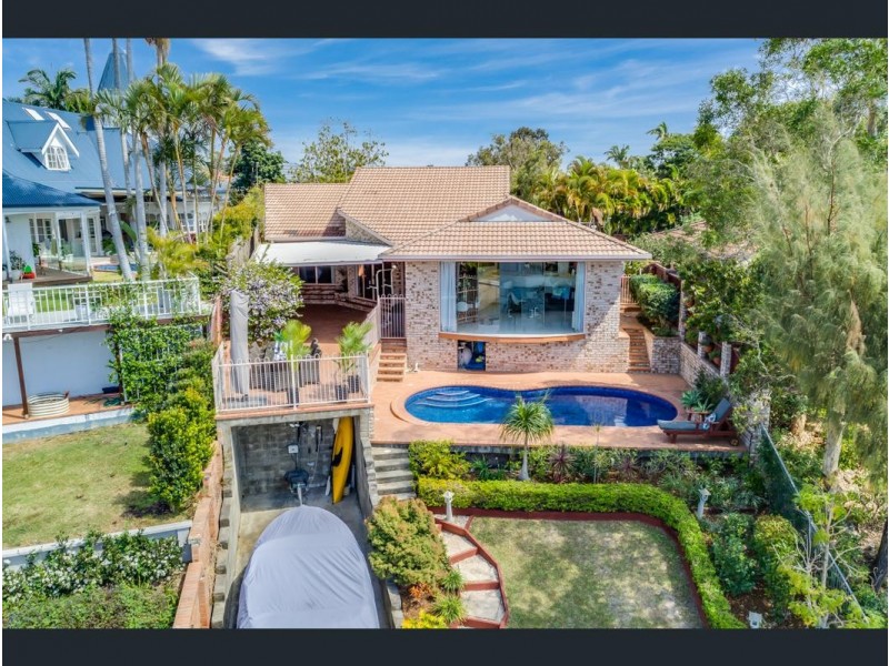 24 Village High Road, Benowa QLD 4217
