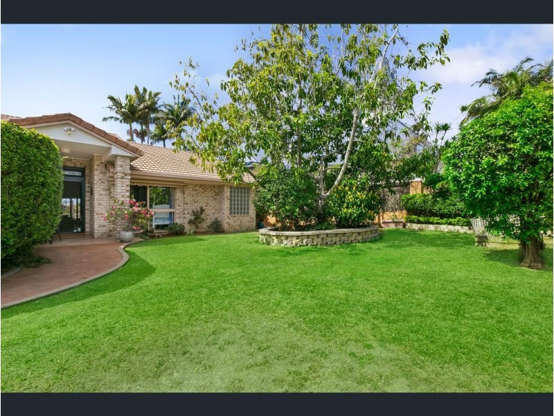 24 Village High Road, Benowa QLD 4217