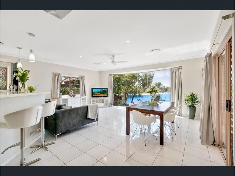 24 Village High Road, Benowa QLD 4217