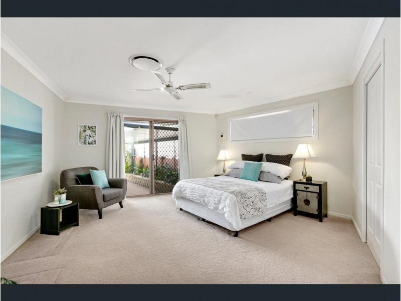 24 Village High Road, Benowa QLD 4217