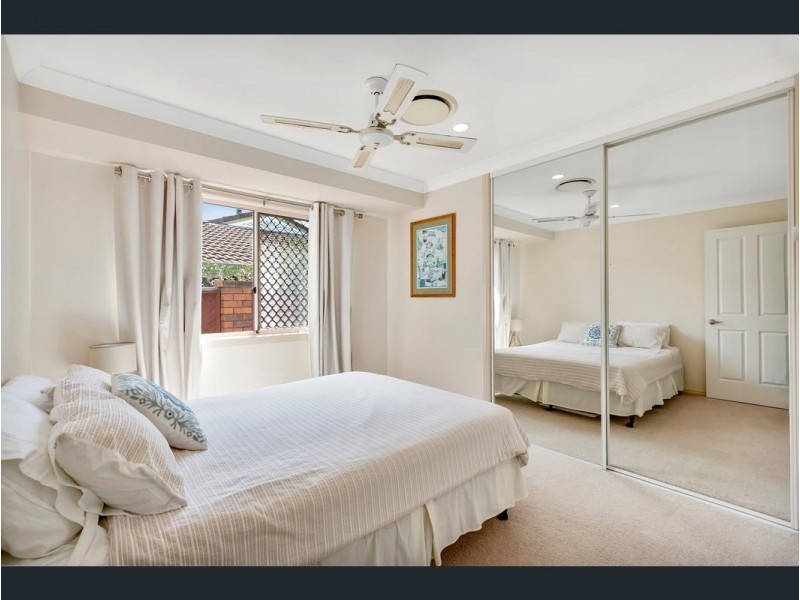 24 Village High Road, Benowa QLD 4217