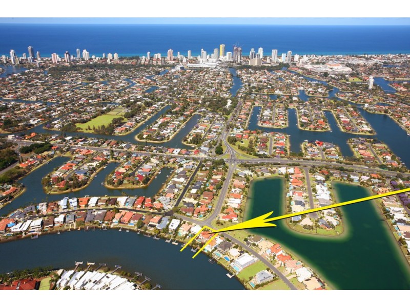 7 Ipsley Drive, Broadbeach Waters QLD 4218