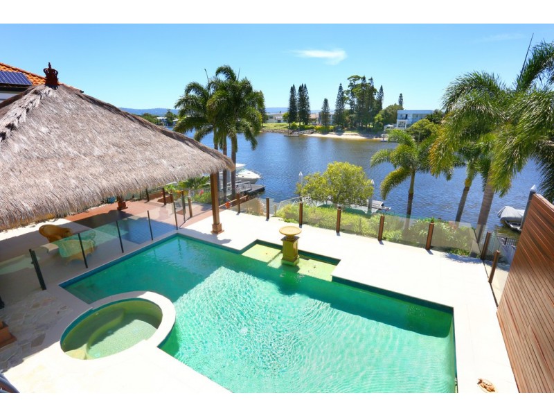 7 Ipsley Drive, Broadbeach Waters QLD 4218