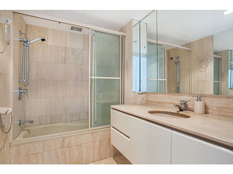 112/1 Contessa’ Serisier Avenue, Main Beach QLD 4217