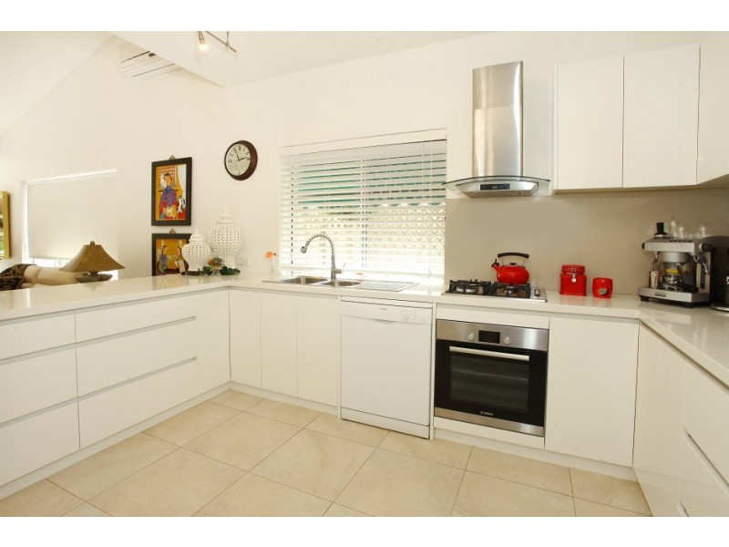 1/8 Wildwood Court, Surfers Paradise QLD 4217