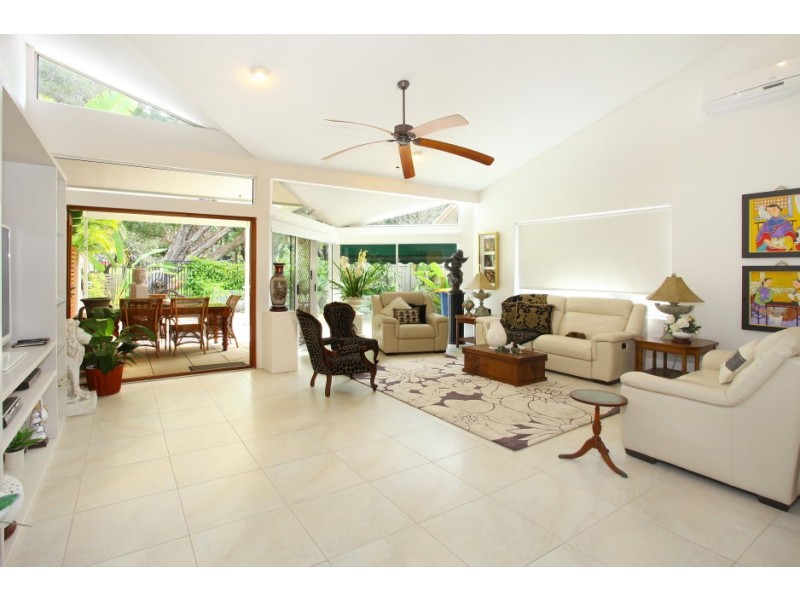 1/8 Wildwood Court, Surfers Paradise QLD 4217