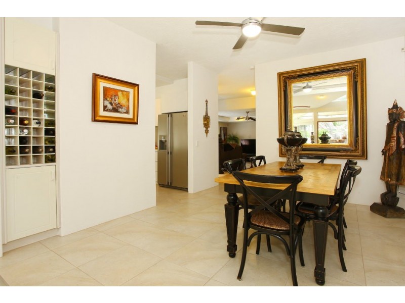 1/8 Wildwood Court, Surfers Paradise QLD 4217