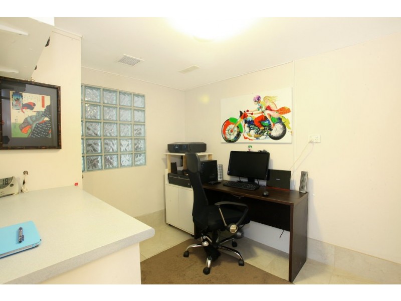 1/8 Wildwood Court, Surfers Paradise QLD 4217