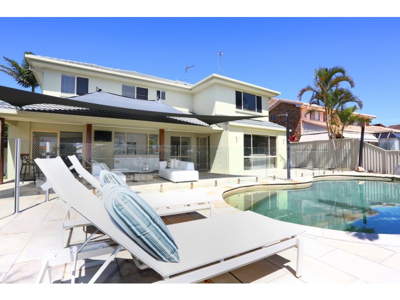 8 Seabreeze Street, Paradise Point QLD 4216