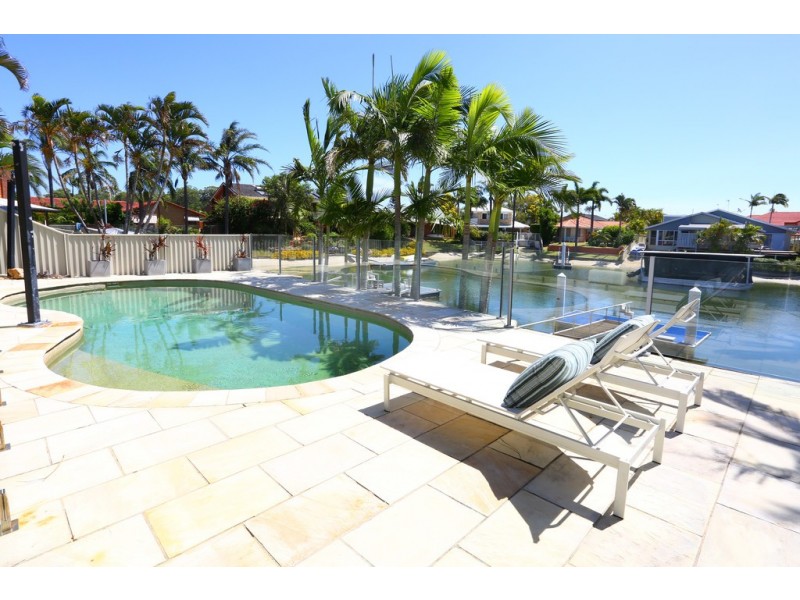 8 Seabreeze Street, Paradise Point QLD 4216