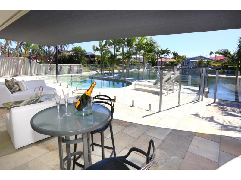 8 Seabreeze Street, Paradise Point QLD 4216