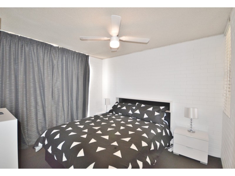 7/21 Old Burleigh Rd, Surfers Paradise QLD 4217