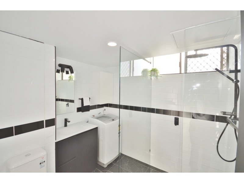 7/21 Old Burleigh Rd, Surfers Paradise QLD 4217