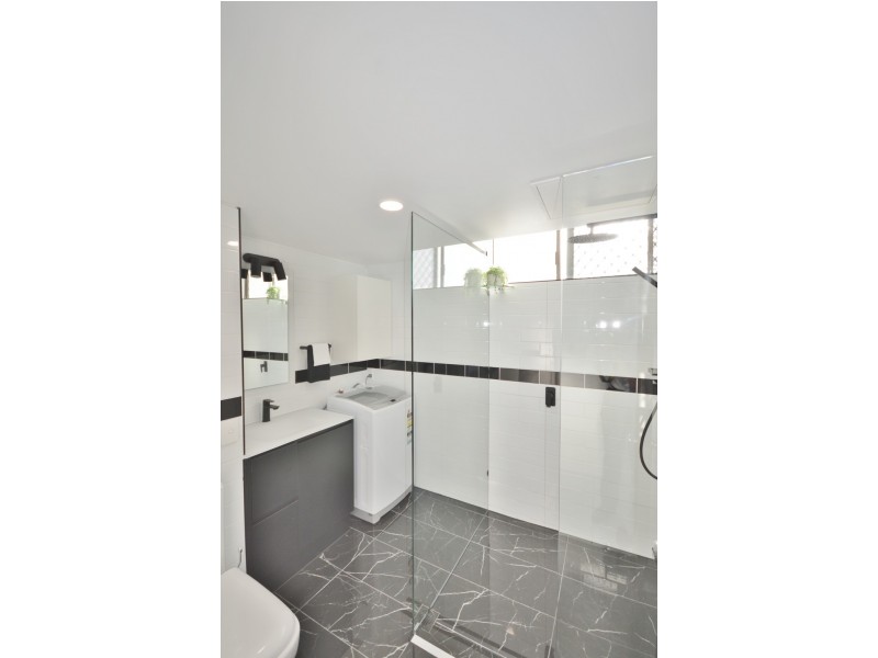 7/21 Old Burleigh Rd, Surfers Paradise QLD 4217