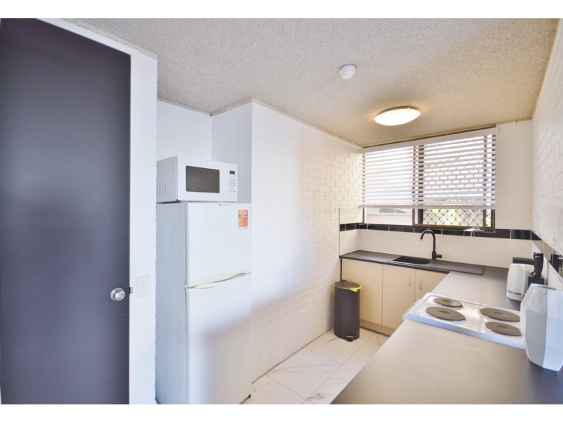 7/21 Old Burleigh Rd, Surfers Paradise QLD 4217
