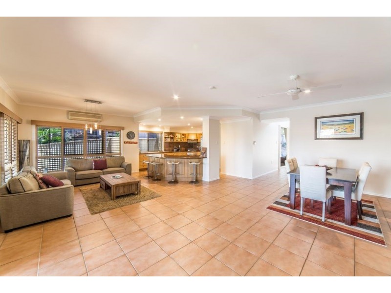 6 Adler Court, Benowa Waters QLD 4217