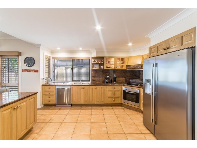 6 Adler Court, Benowa Waters QLD 4217