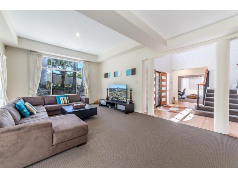 6 Adler Court, Benowa Waters QLD 4217