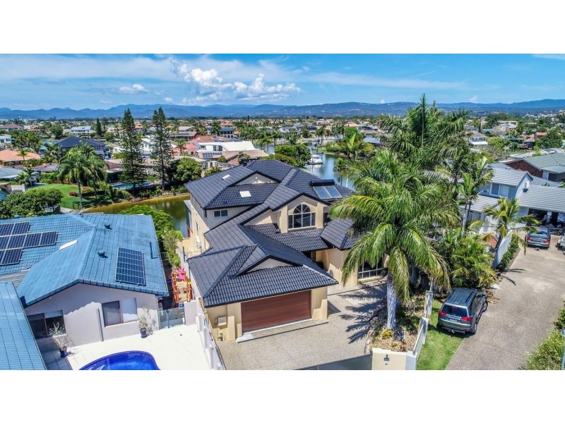 6 Adler Court, Benowa Waters QLD 4217