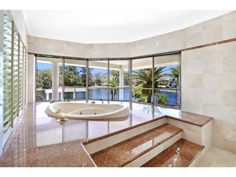 95/40 Cotlew Street East, Southport QLD 4215