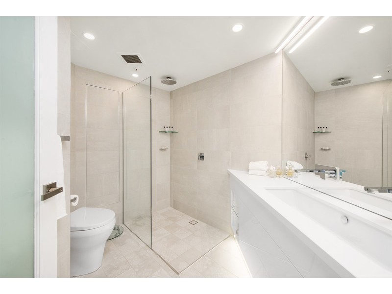 63/8 ‘Atlantis West’ Admiralty Drive, Surfers Paradise QLD 4217