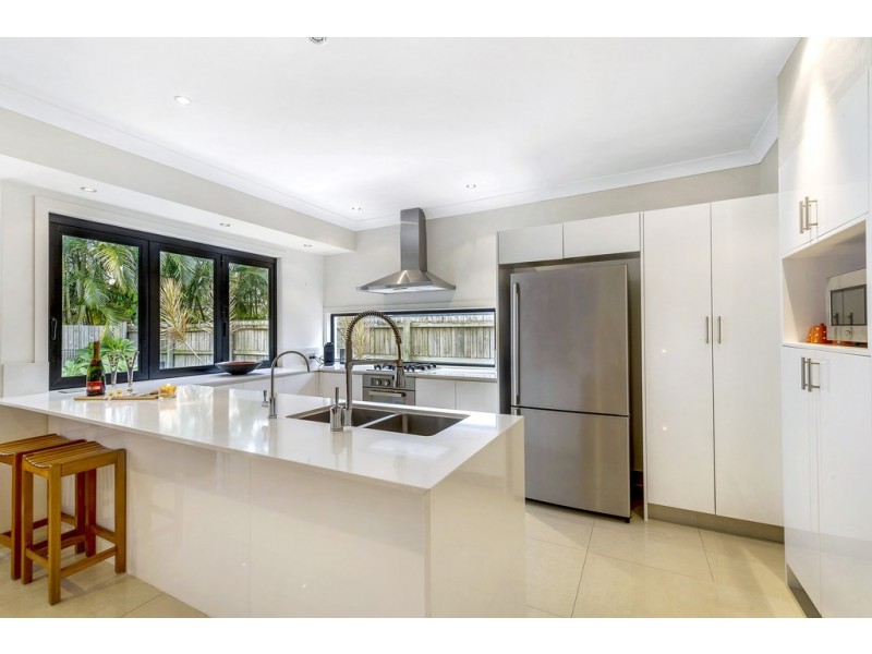 1/46 Bayview Street, Runaway Bay QLD 4216