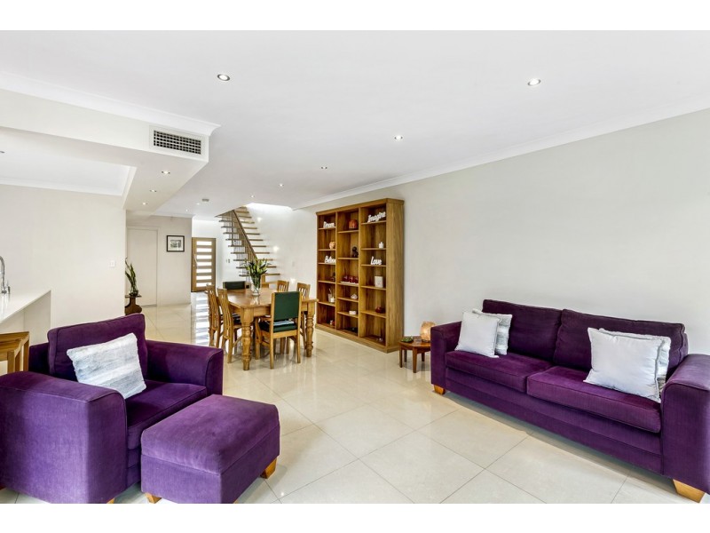 1/46 Bayview Street, Runaway Bay QLD 4216