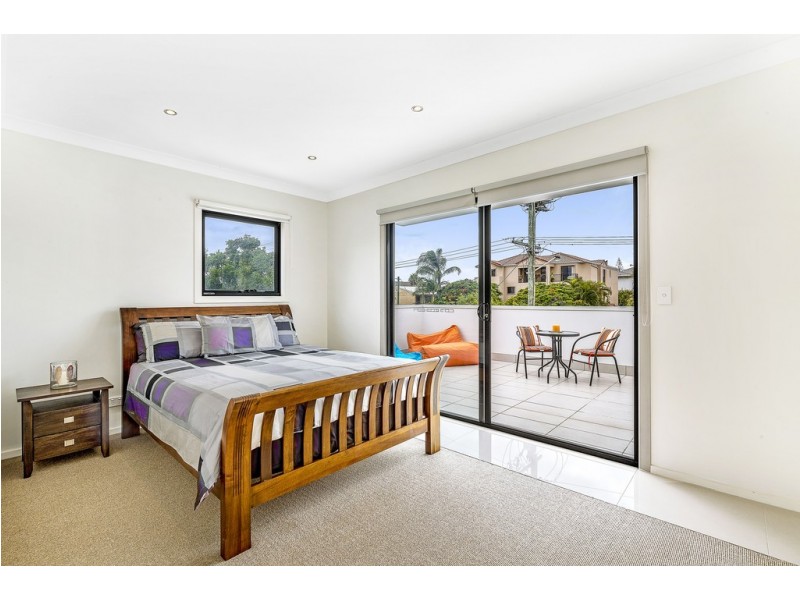 1/46 Bayview Street, Runaway Bay QLD 4216