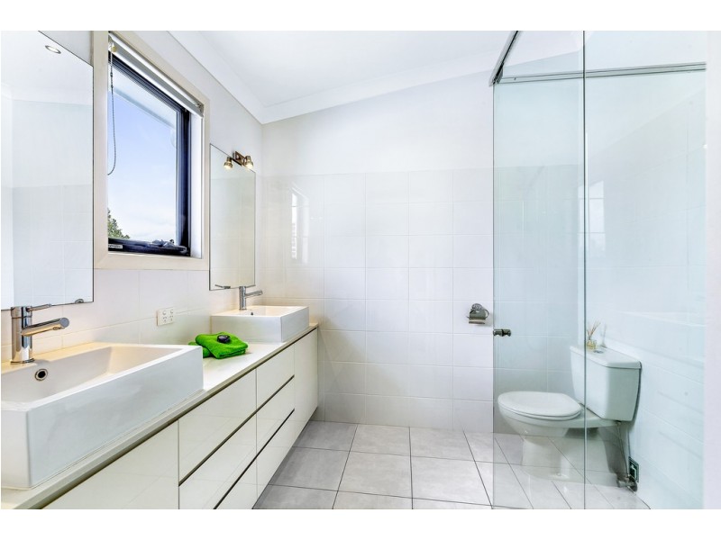 1/46 Bayview Street, Runaway Bay QLD 4216