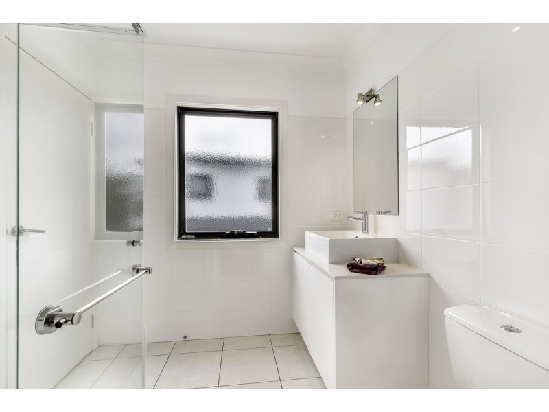 1/46 Bayview Street, Runaway Bay QLD 4216