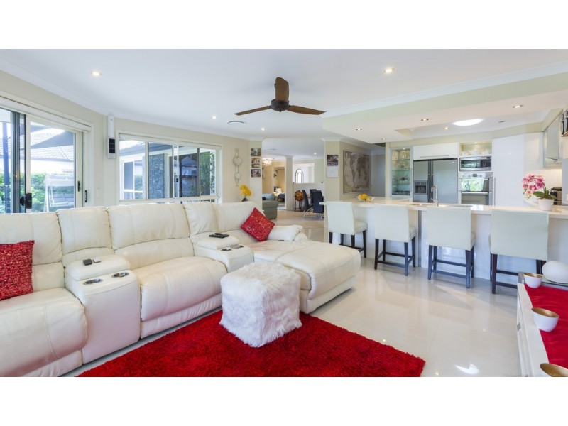 29 Desert Falls Crescent, Parkwood QLD 4214