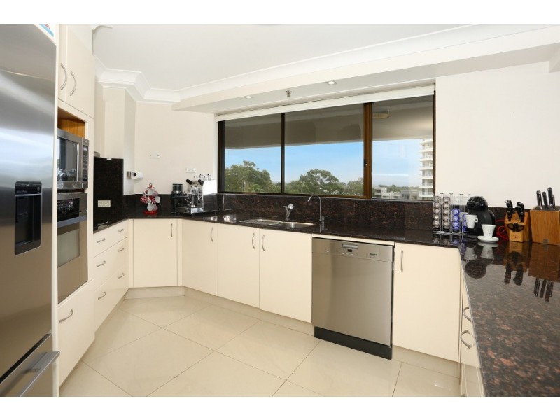 12/17 Bayview Street, Runaway Bay QLD 4216