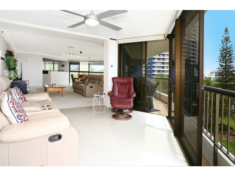 12/17 Bayview Street, Runaway Bay QLD 4216