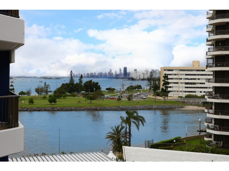 12/17 Bayview Street, Runaway Bay QLD 4216