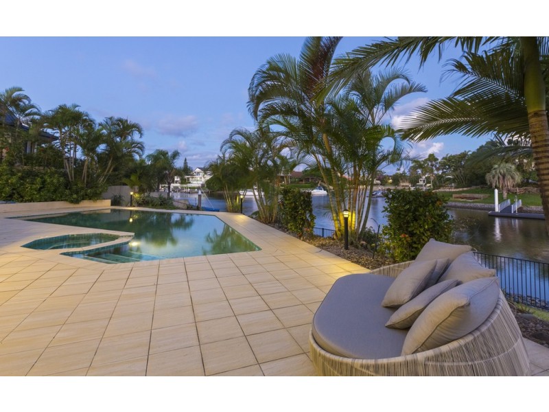 21 Cheval Ct, Benowa Waters QLD 4217