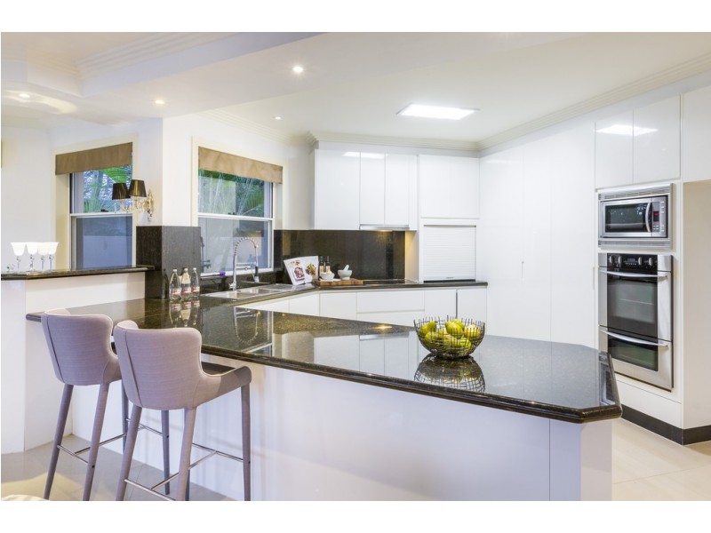 21 Cheval Ct, Benowa Waters QLD 4217