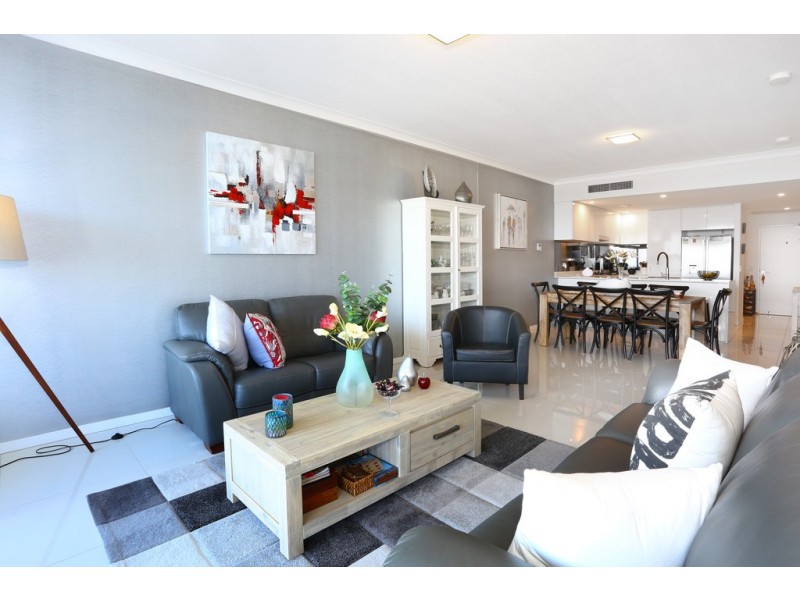 1804/5 “Waterpoint” Harbour Side Court, Biggera Waters QLD 4216