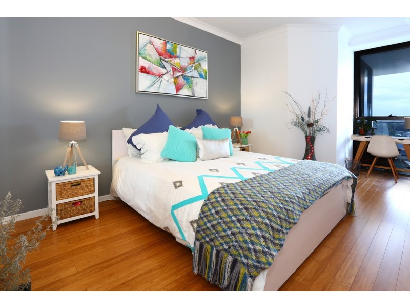 1804/5 “Waterpoint” Harbour Side Court, Biggera Waters QLD 4216