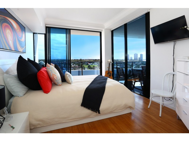 1804/5 “Waterpoint” Harbour Side Court, Biggera Waters QLD 4216