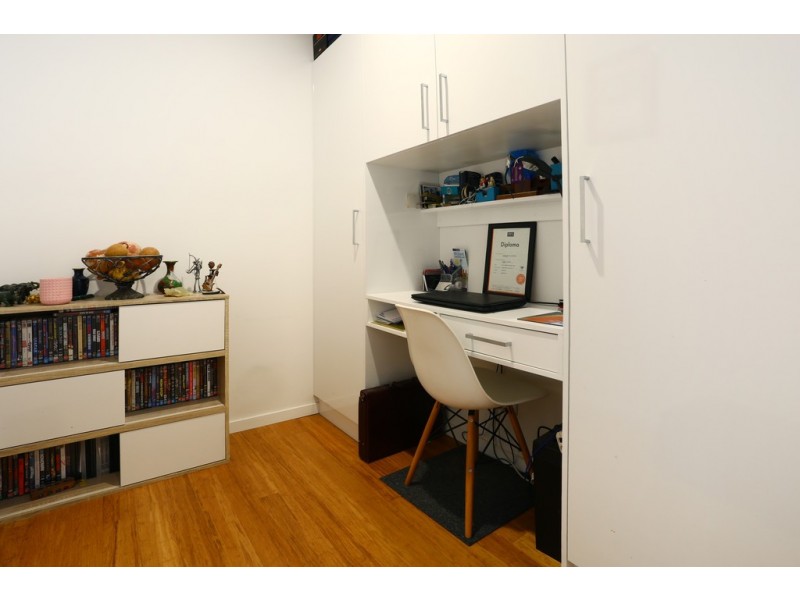 1804/5 “Waterpoint” Harbour Side Court, Biggera Waters QLD 4216