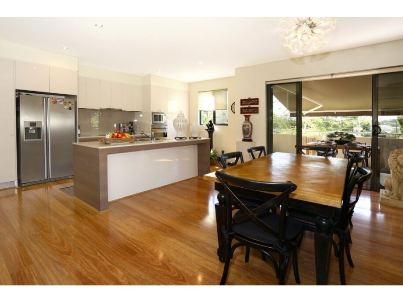 1/2 Allamanda Grove, Bundall QLD 4217