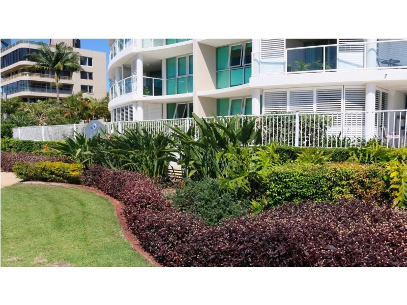 1/242 Marine Parade, Labrador QLD 4215