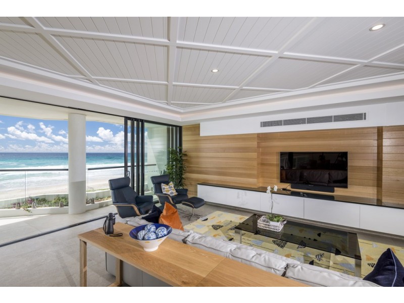 4/3527 Main Beach Parade, Main Beach QLD 4217
