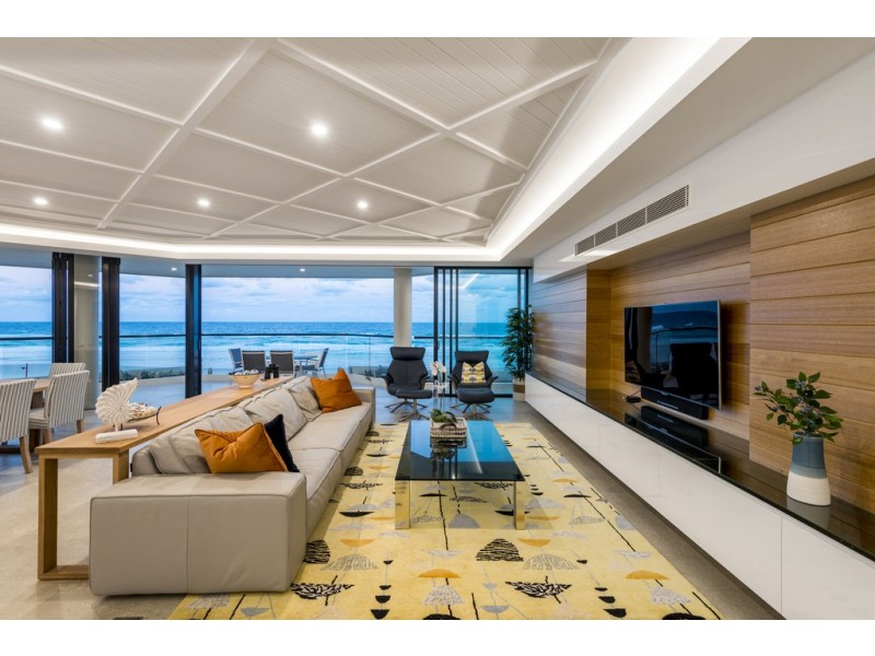 4/3527 Main Beach Parade, Main Beach QLD 4217