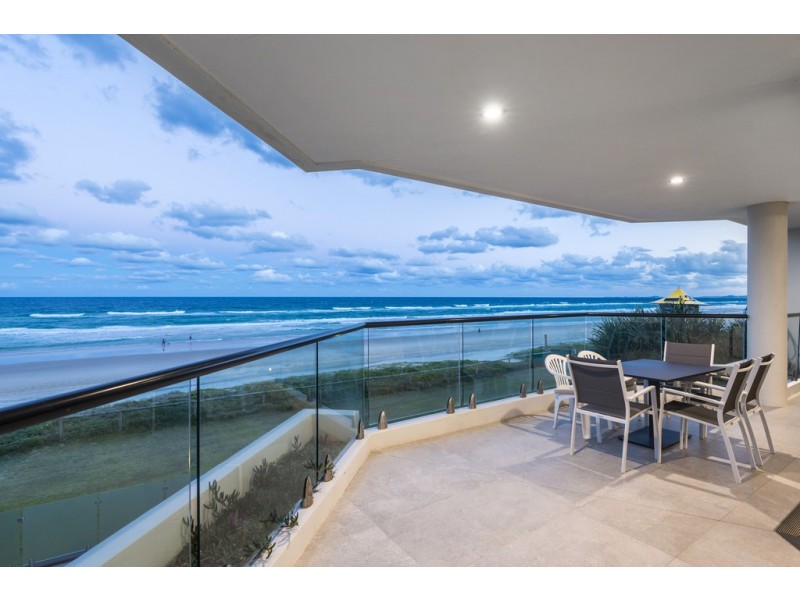 4/3527 Main Beach Parade, Main Beach QLD 4217