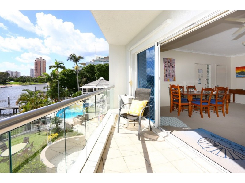 2A/11 Eady “ARC” Avenue, Broadbeach Waters QLD 4218